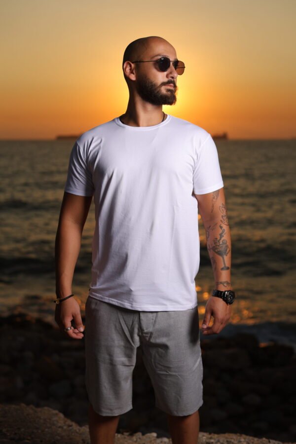 White Basic T shirt - Image 2